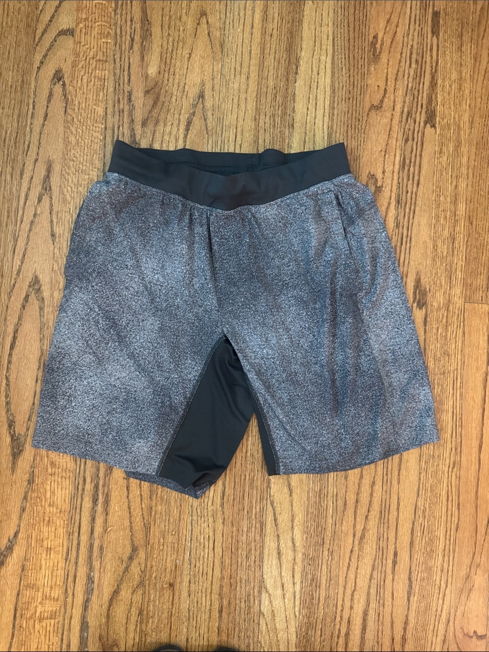 Lululemon | Men's Lined T.H.E Short 7" Grey/Black-Size Large